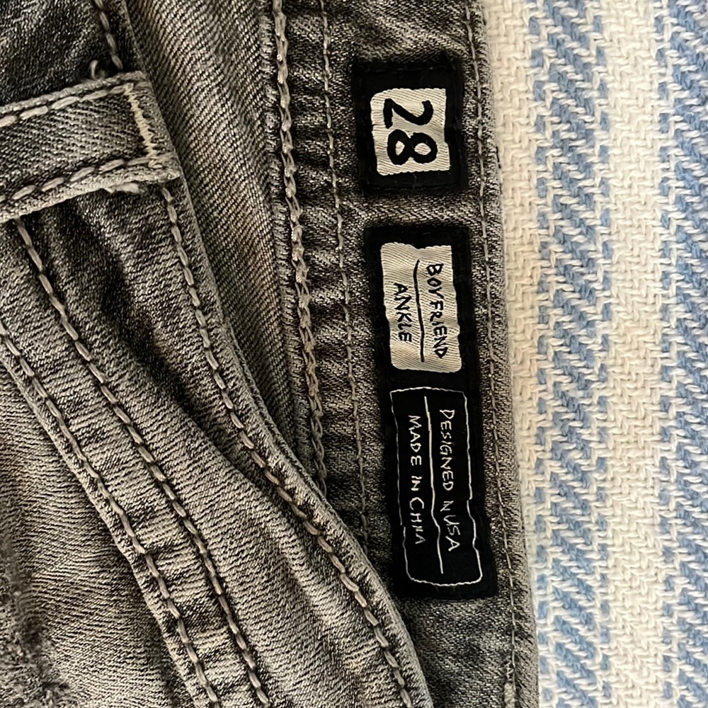 Miss Me ankle jeans